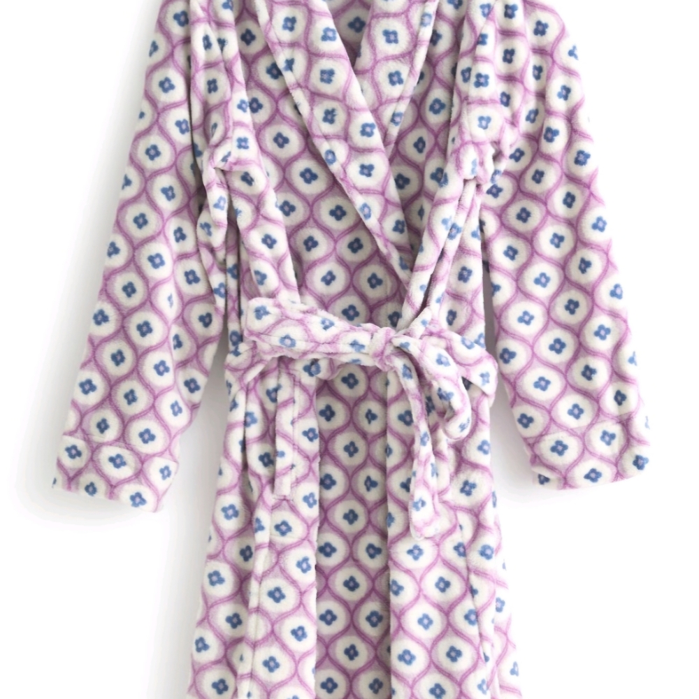 VERA BRADLEY Purple and Cream Floral Robe